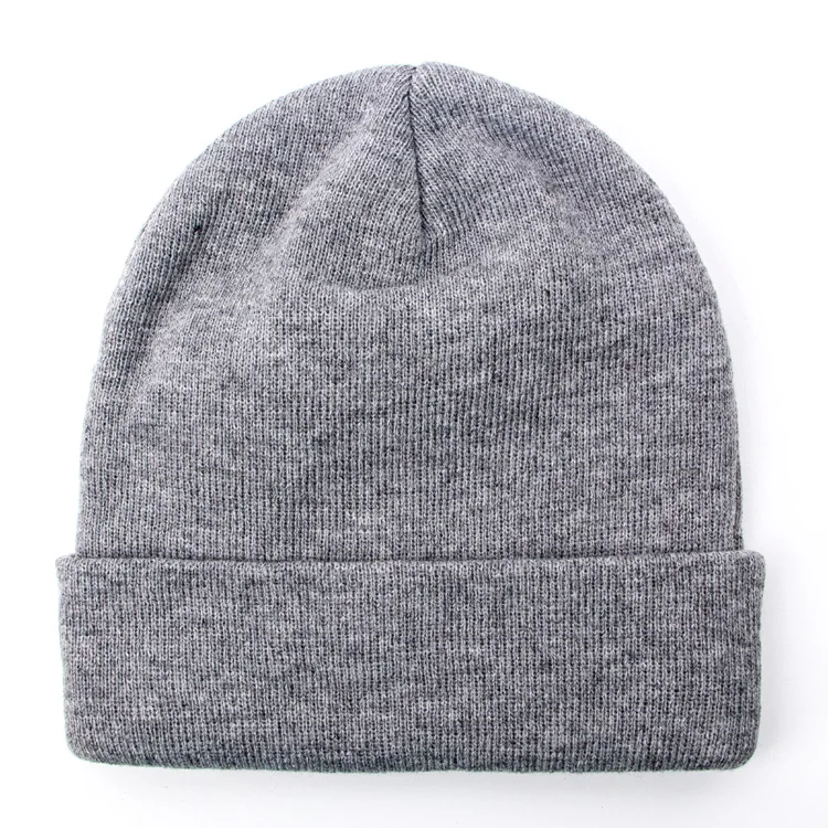Topi Beanie Polos Label Anyaman Abu-abu 
