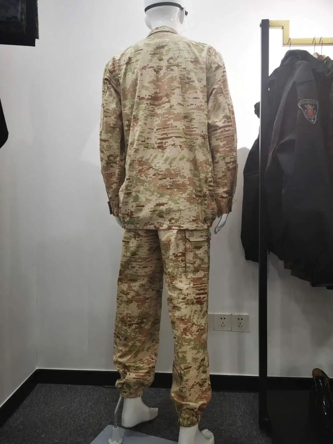 Custom Saudi Arabia Royal Guard Camouflage Tactical Uniform - Buy ...