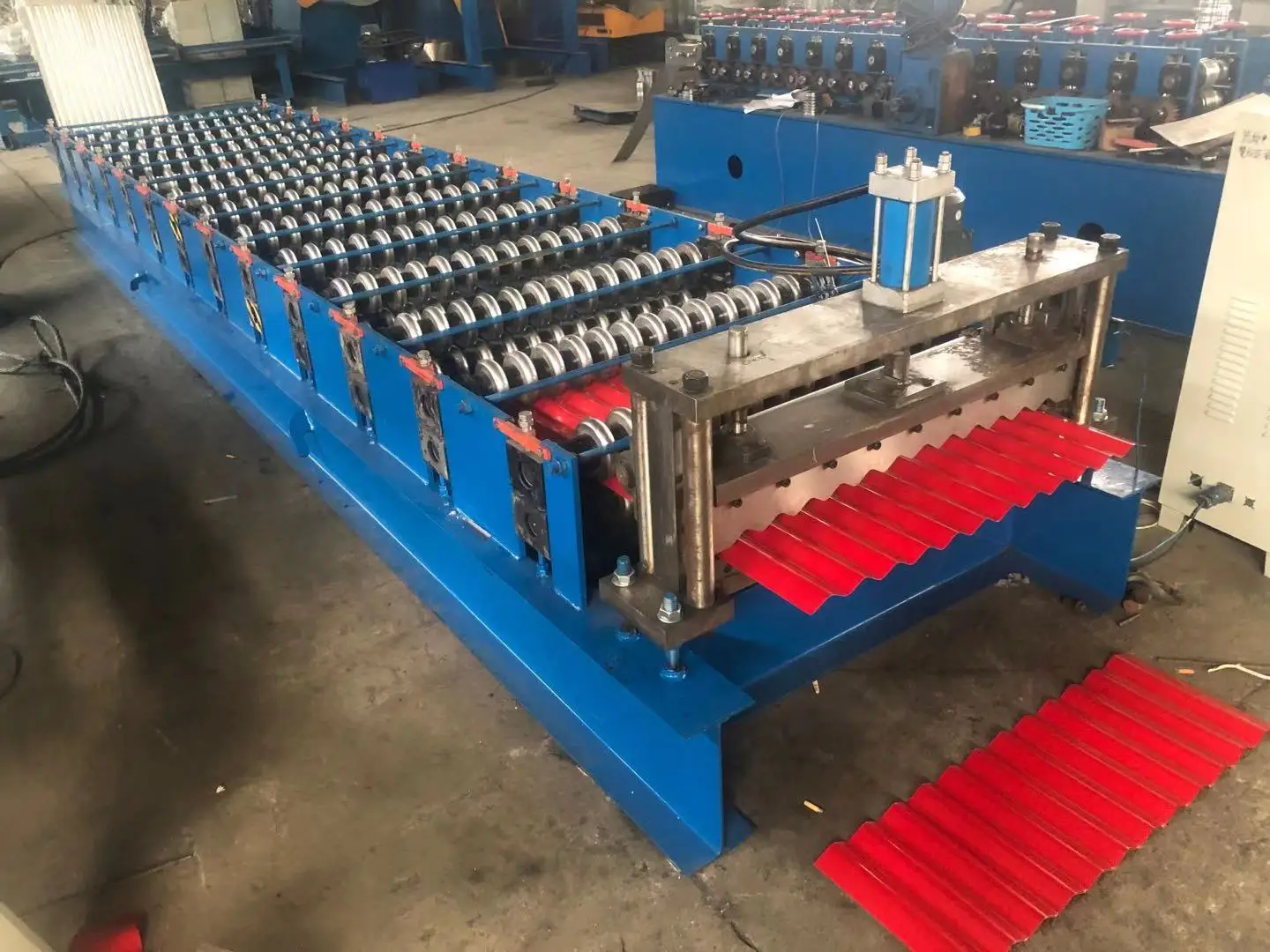 Corrugated roll forming machinery corrugated roof sheet making machine corrugated panel machine
