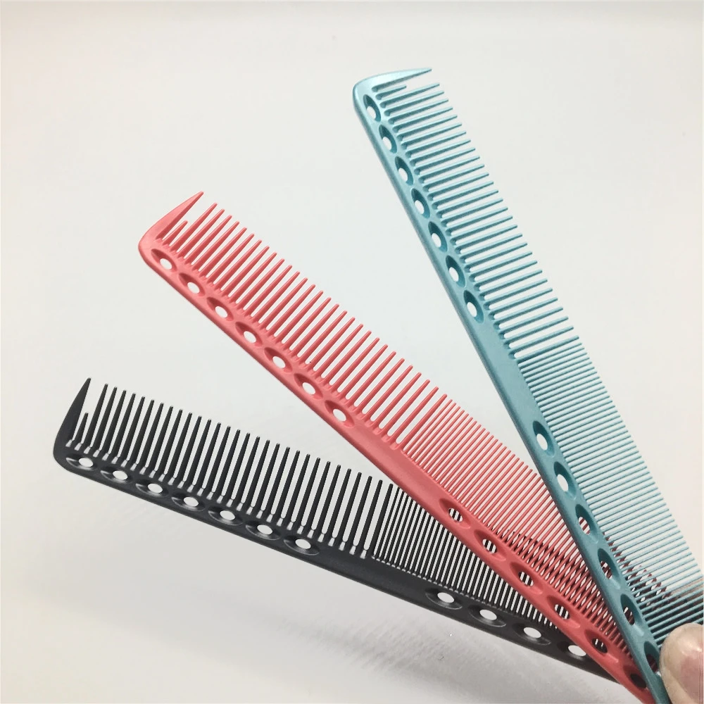 Stock Professional Antistatic Plastic Carbon Fiber Comb Barber Comb For