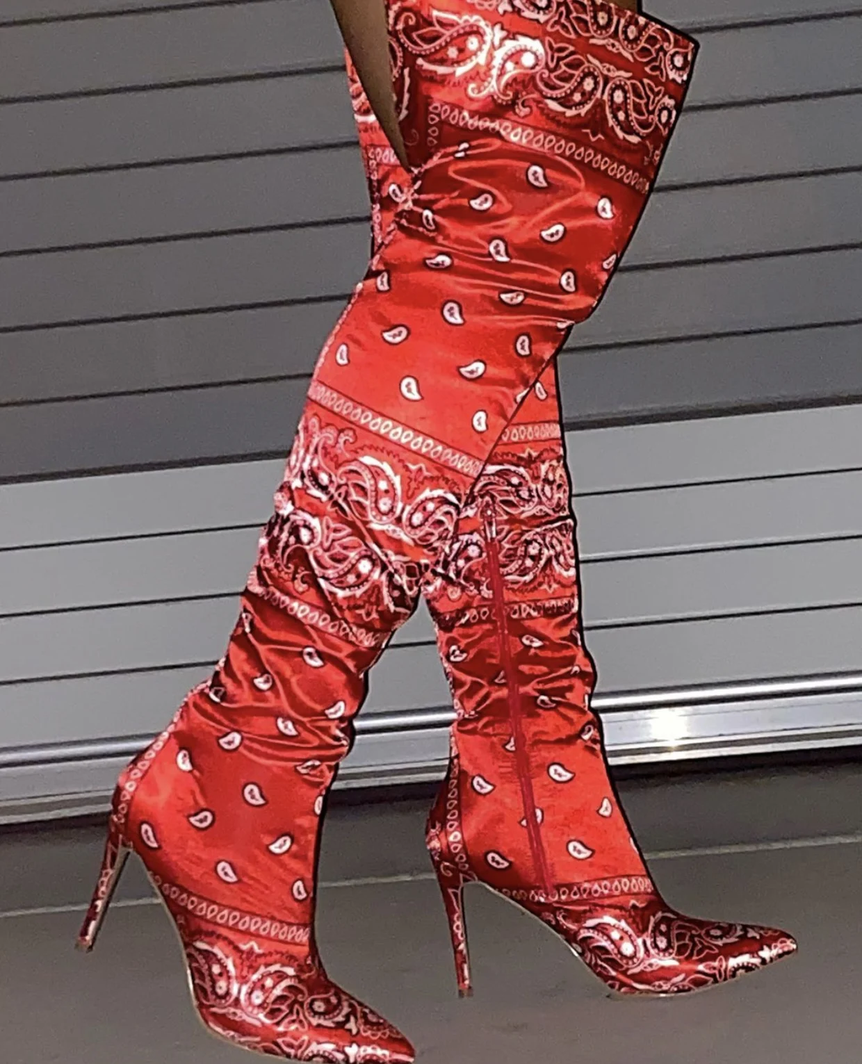 Red best sale bandana boots