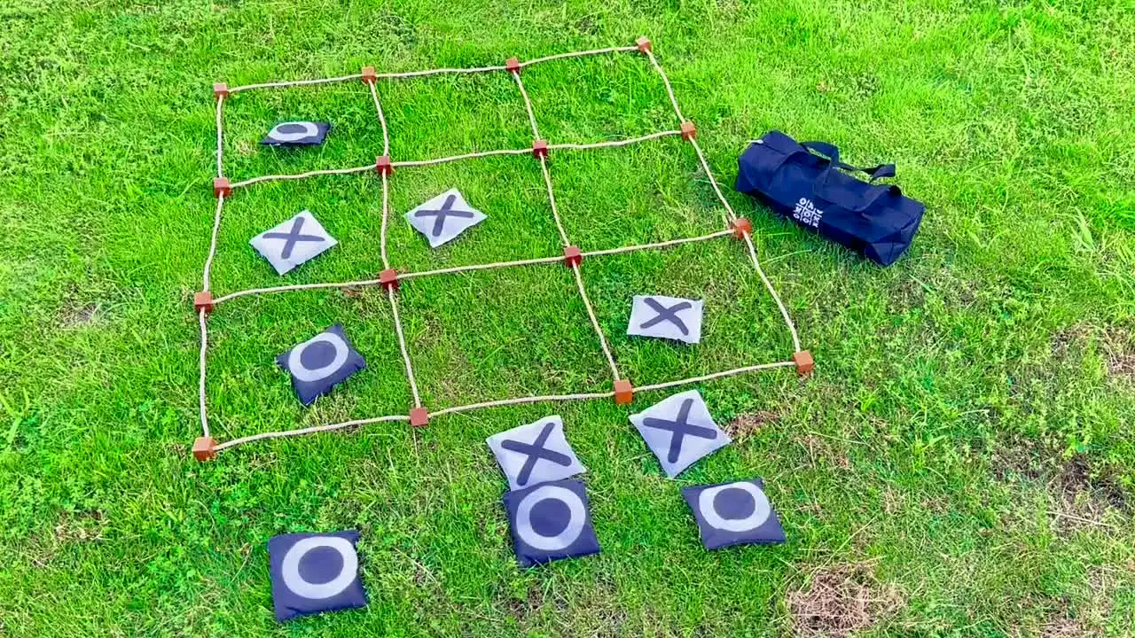 Animation Extérieure Multijoueur Pouf Géant Tic Tac Toe GoBene - Jeu Extérieur Jaune - Multijoueur - 1,2m Poufs Lancer Extérieur Multijoueur