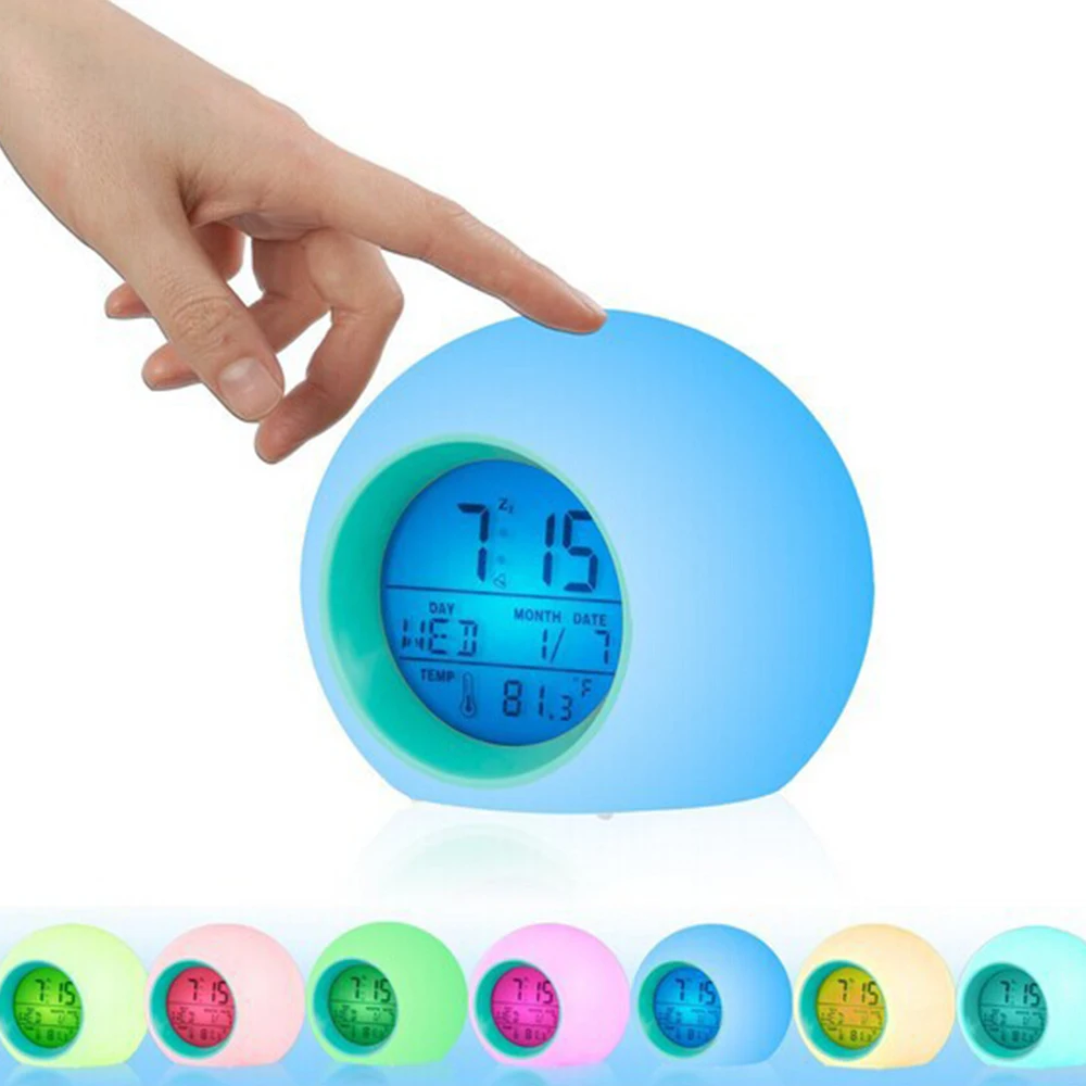  Mini reloj despertador digital LED de 3 pulgadas de tamaño  pequeño, 7 luces coloridas para decoración de dormitorio con temperatura,  fecha, decoración de habitación de puntada para niña : Hogar y Cocina