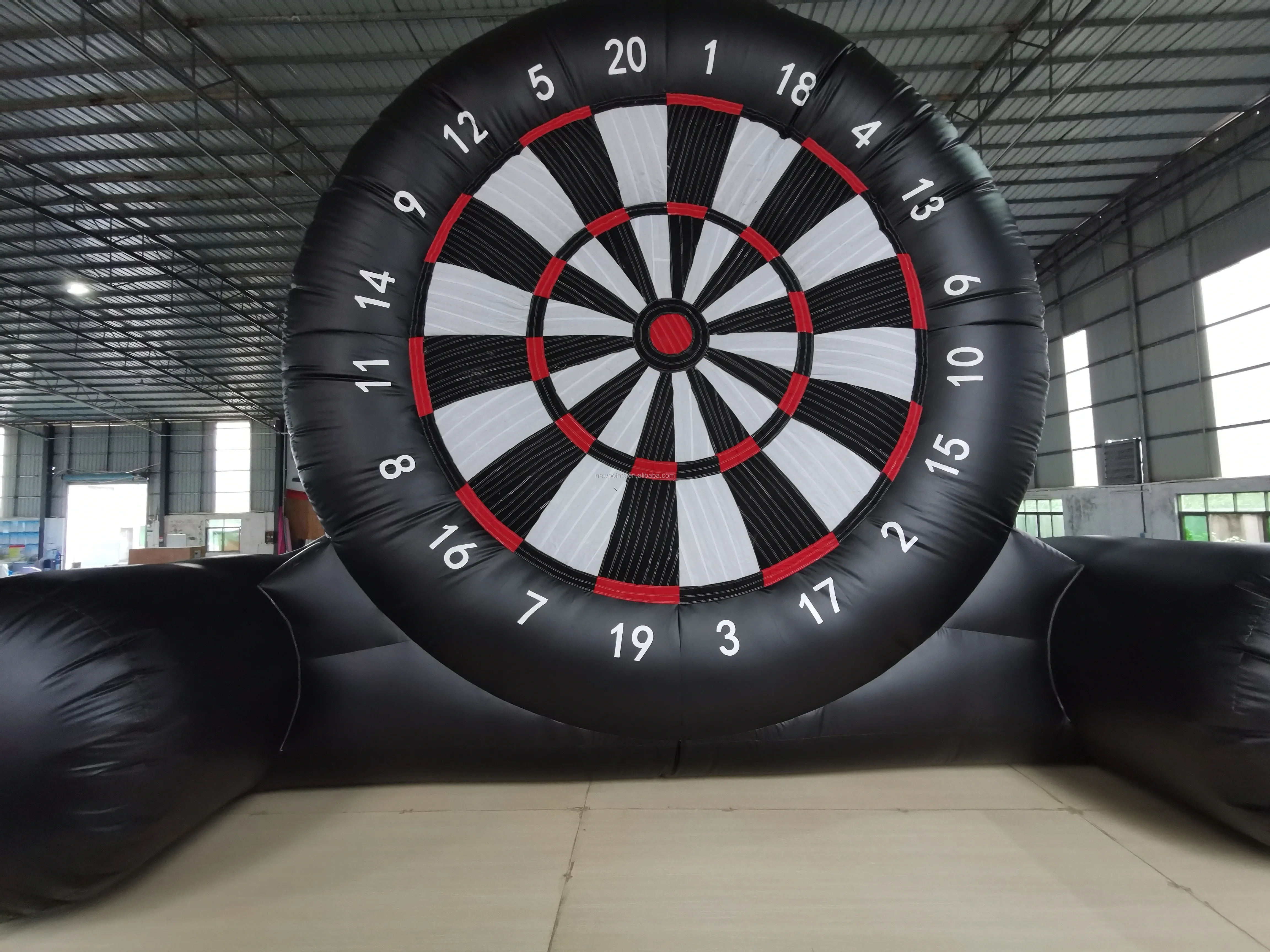 巨型足球飞镖游戏充气足球飞镖出售