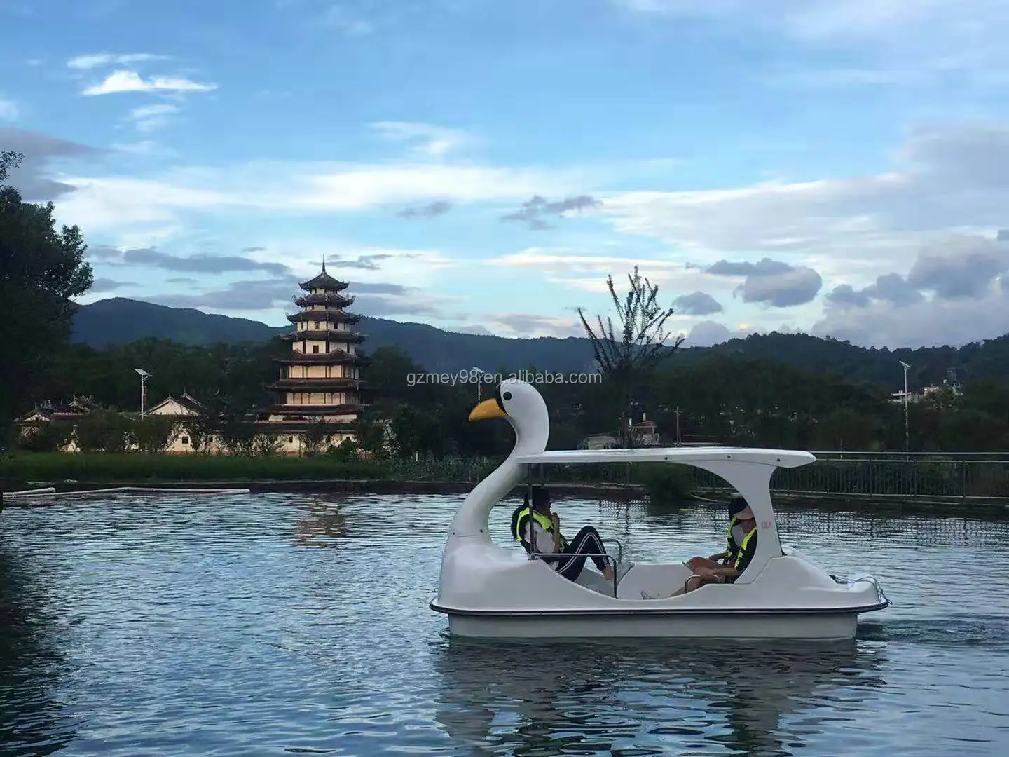 Meierya M-078 4-5 Person Fiberglass Swan Pedal Boat-Eco-Friendly Durable Sport Yacht for Lakes & Rivers