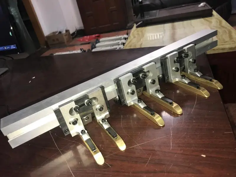 leather splitting 5.jpg