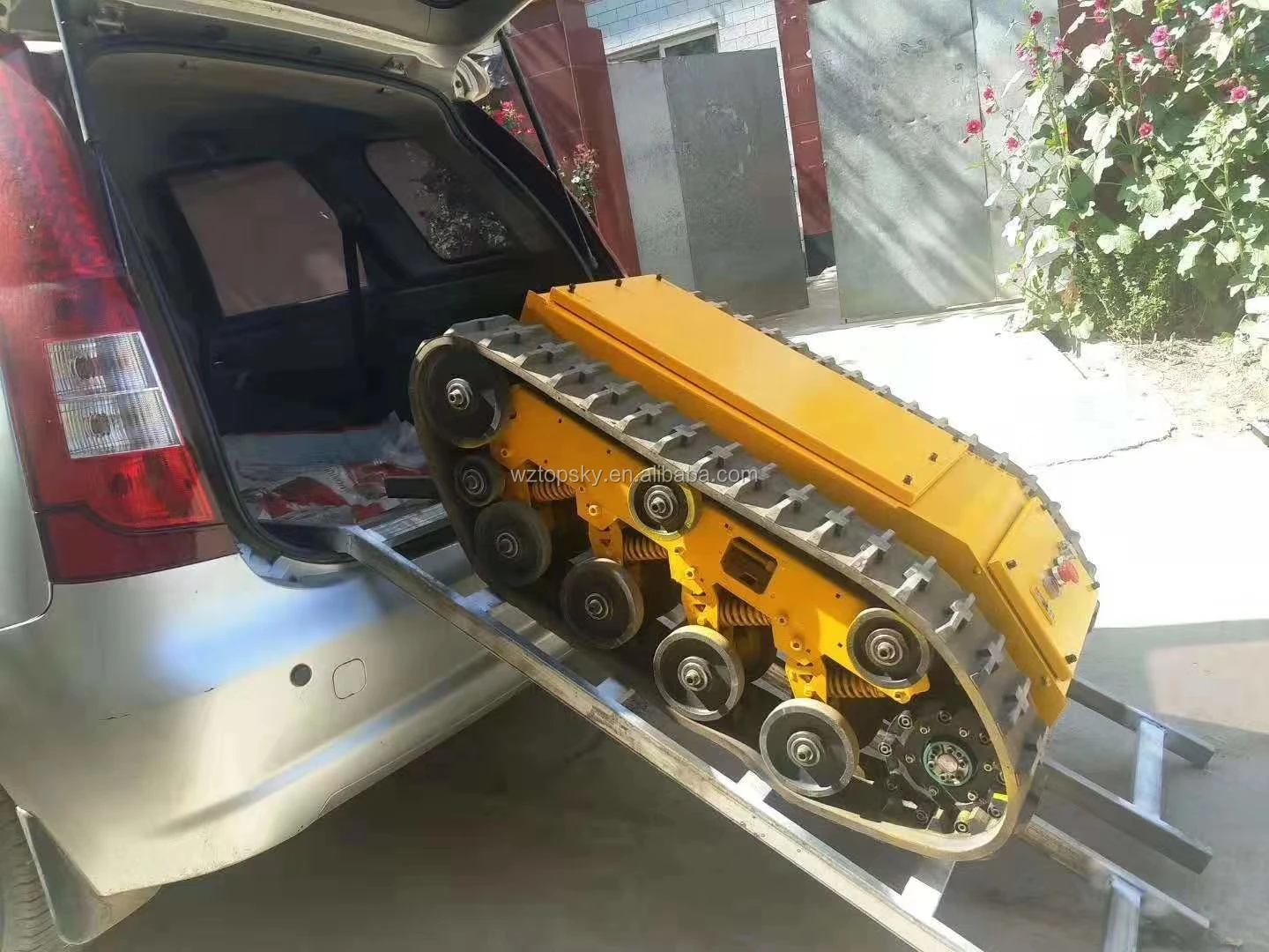 Automatic Guided Vehicle Electric Battery Powered Remote Controlled