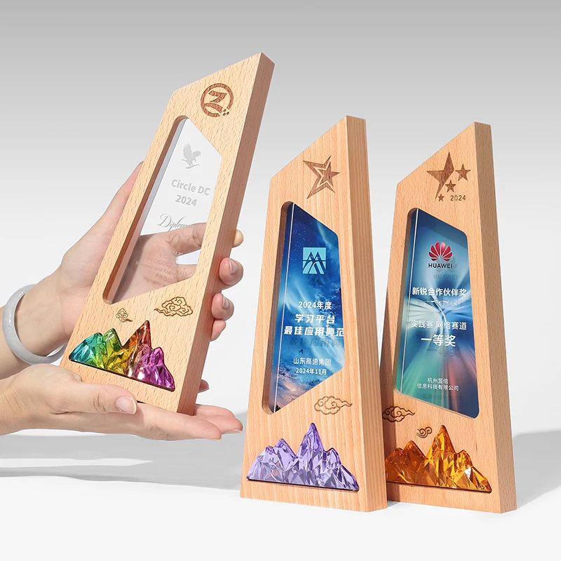 Customized Crystal Glass Plaque Wooden Base Polished UV Laser Printed Sports Themed Business Trophy New Customized Trophy manufacture