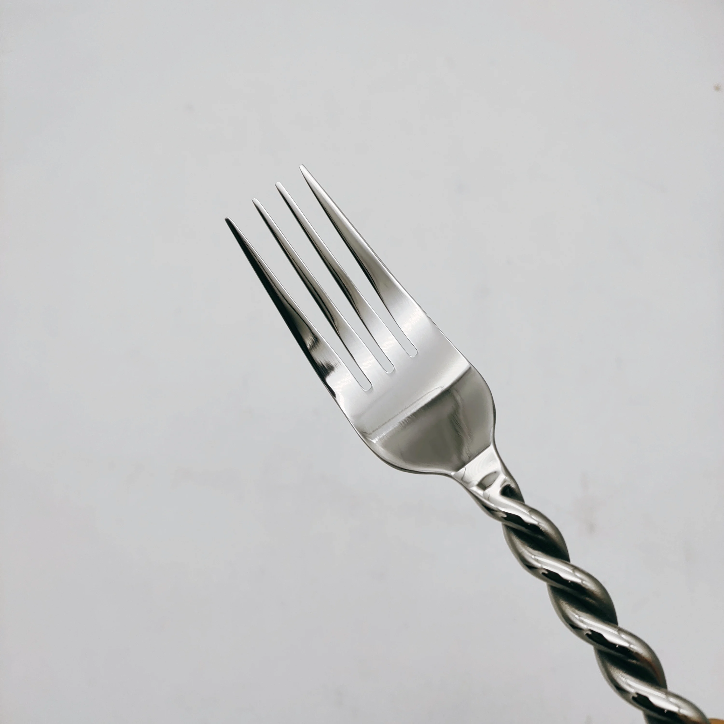 Twisted Unique Matte Black And Gold Stylish Flatware Set 18/10