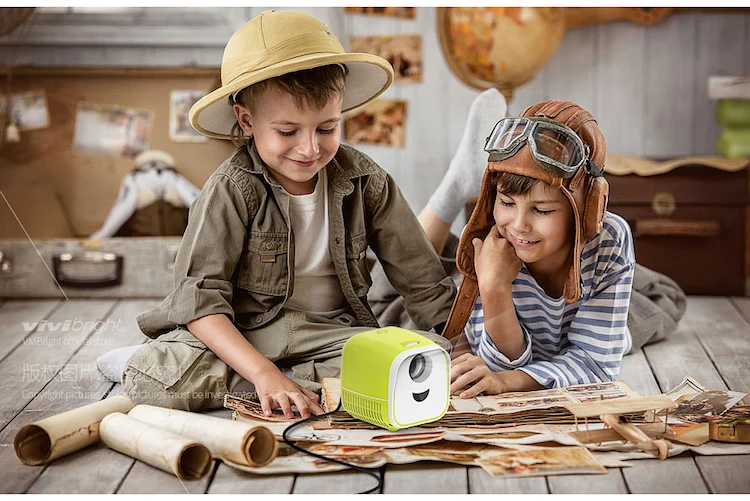 L1 children projector8