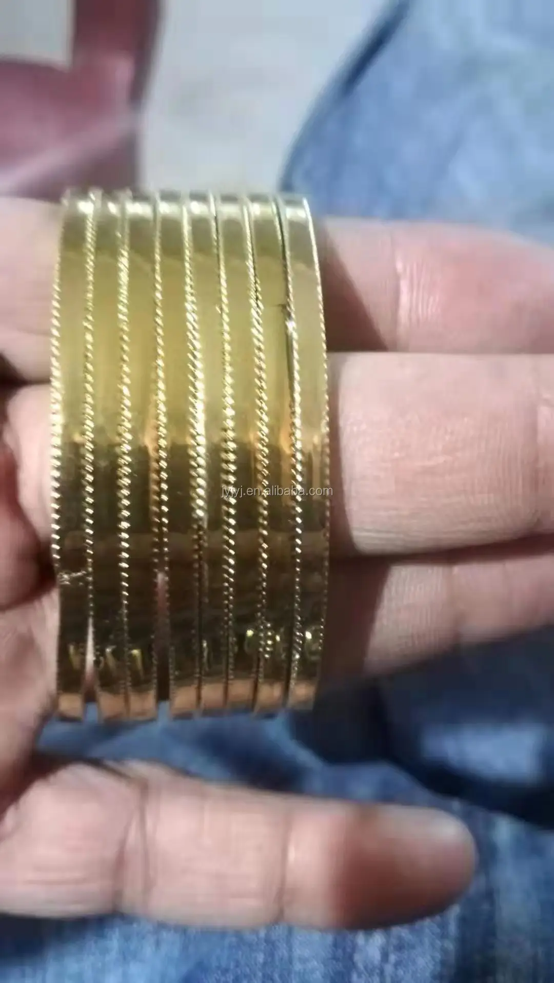  (9)
