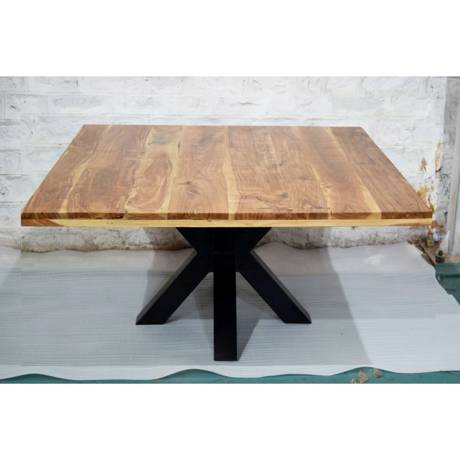 Embrace the Urban Chic: Exploring Industrial Living Room Styles - Decoholic