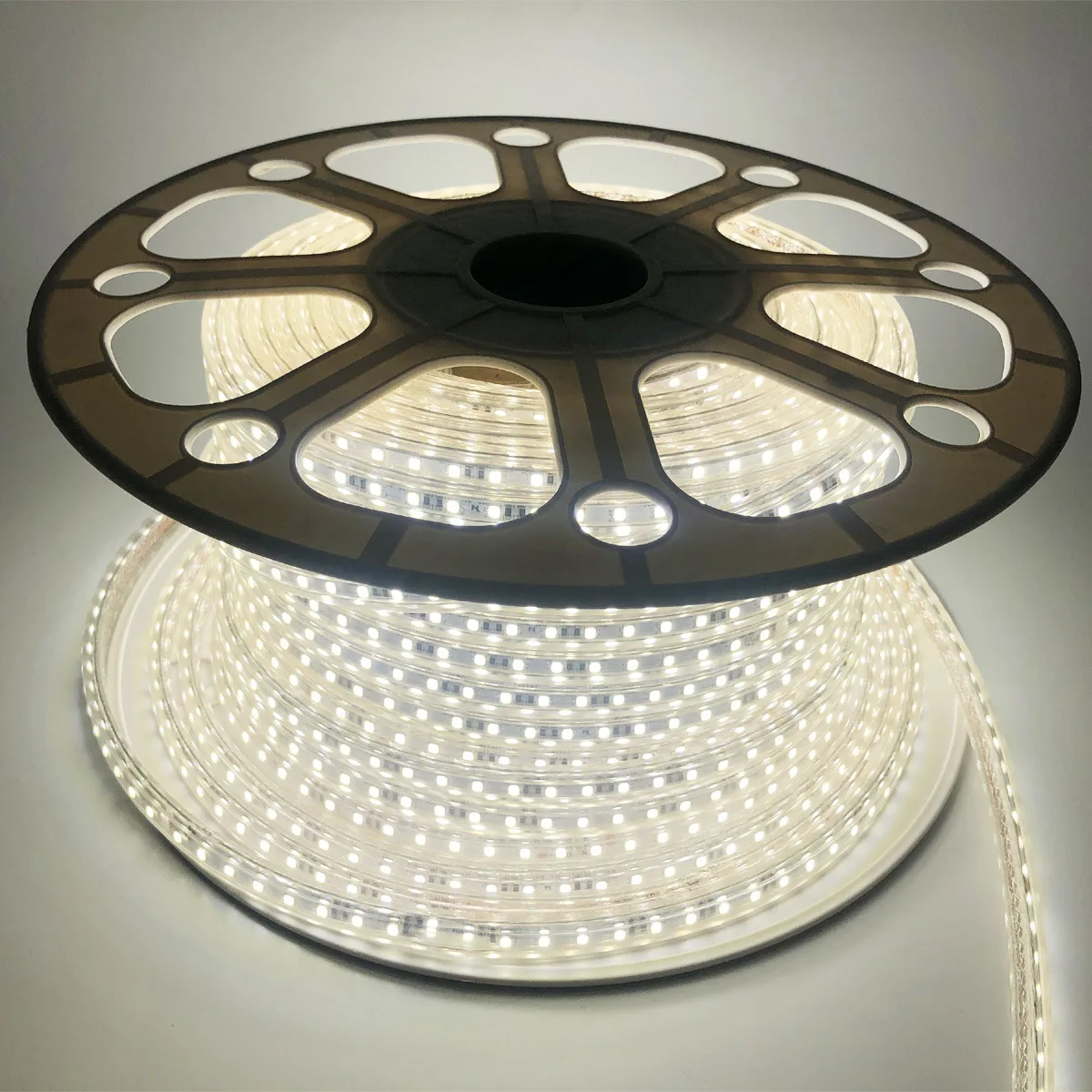 ce rohs高亮度smd2835 单排装饰led灯带 4000k