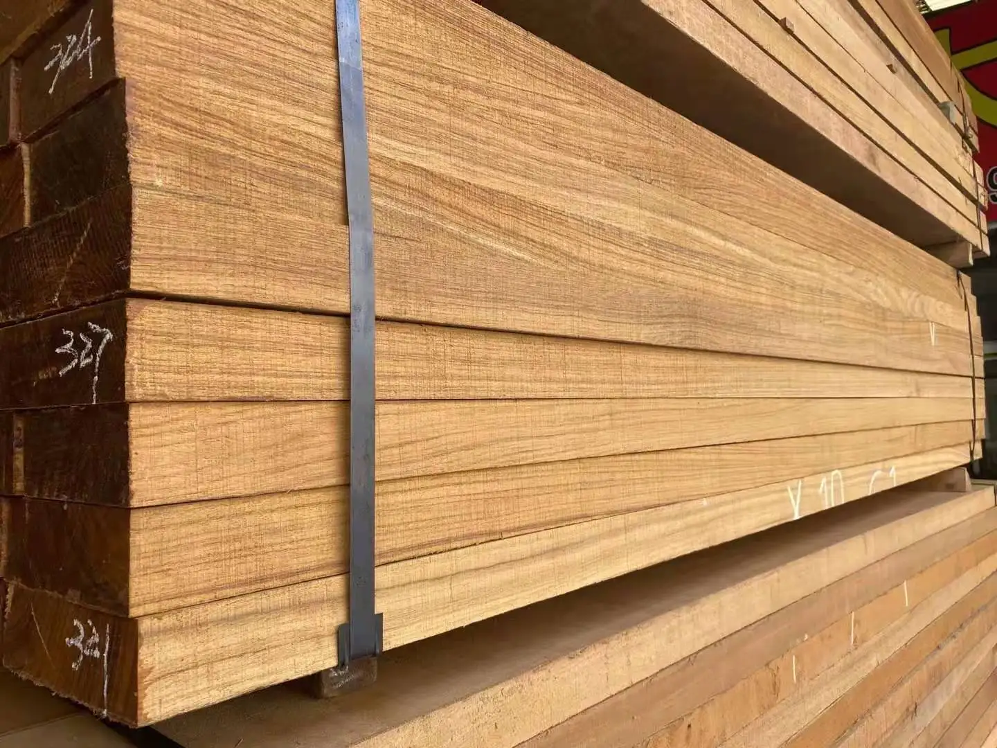 Solid Burma Teak Wood Raw Plank Wood Board For Flooring Wood Veneer