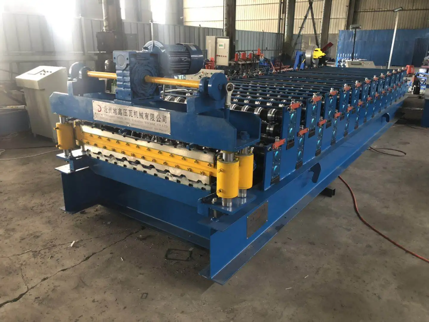 Professional Low Price double layer roof roll forming machine Tile pressing forning machine