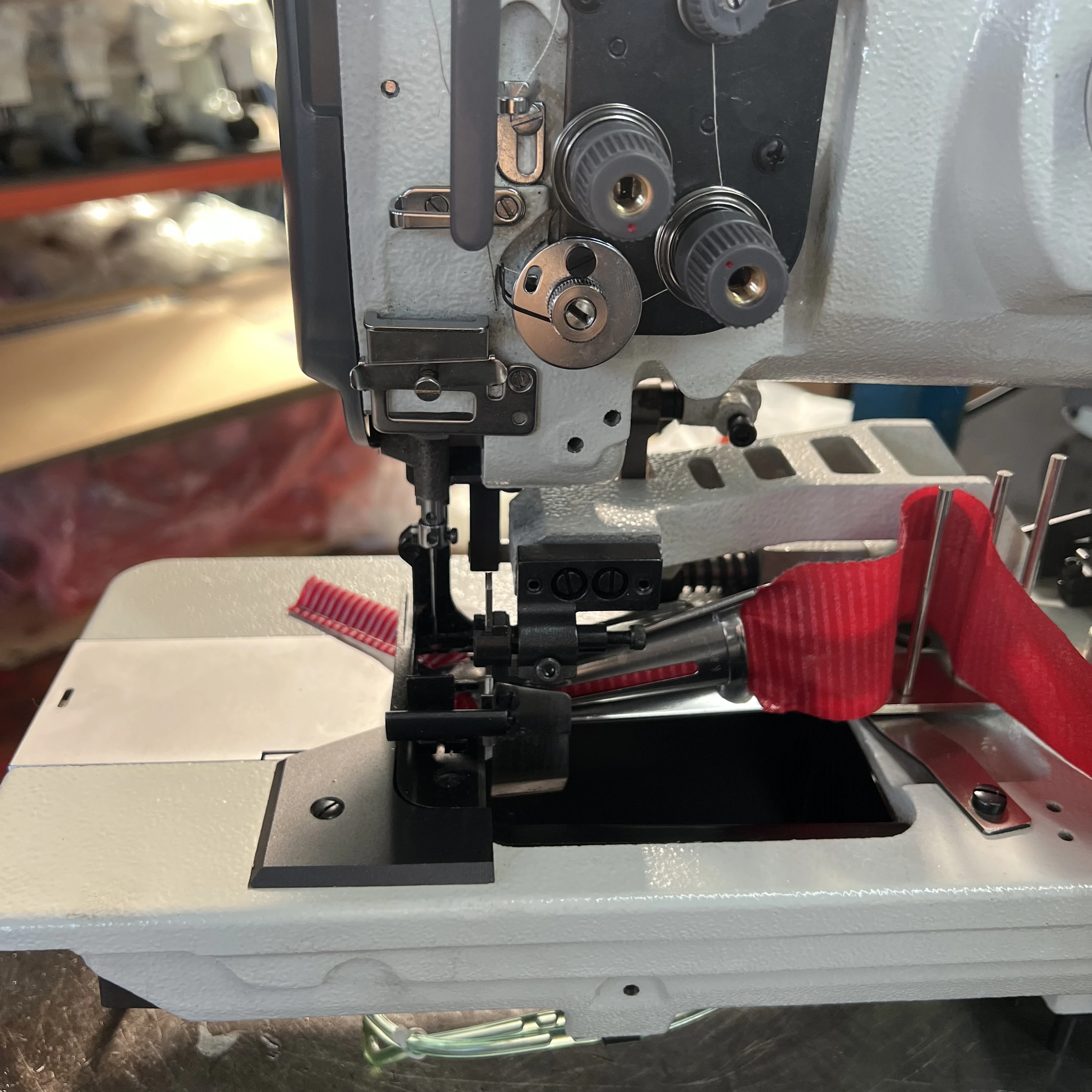 Industrial Sewing Machine Lockstitch Compound Feed Edge Trimmer Single