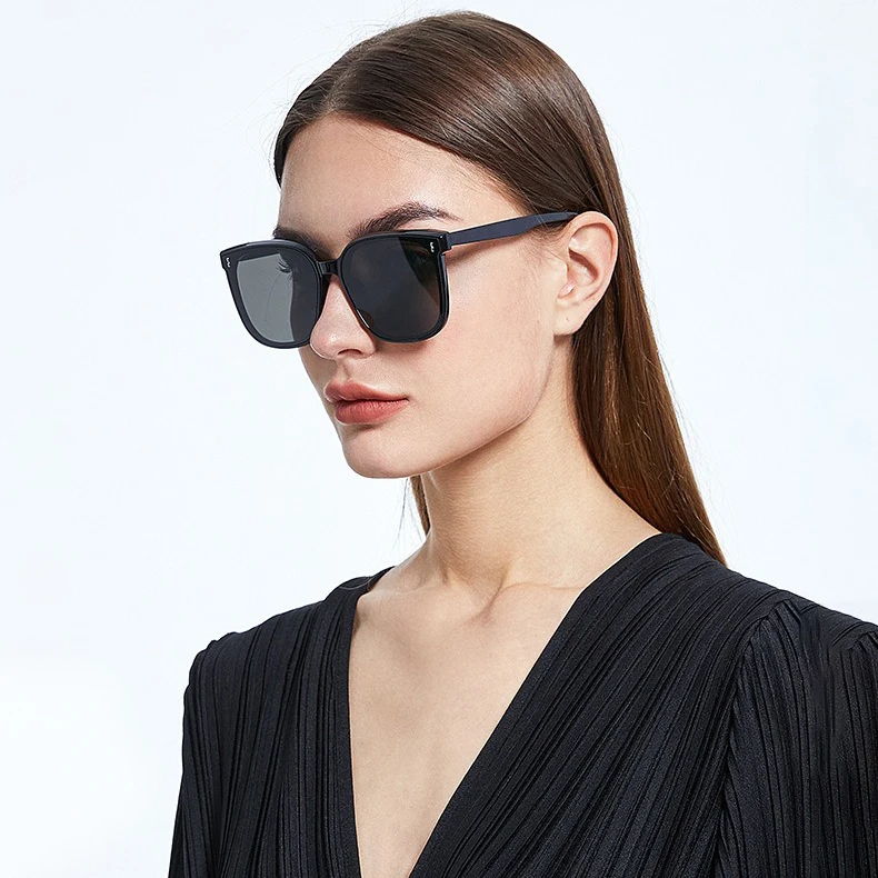TR6304 Big Square Frame Fashion Sunglasses TR90 Sun Shade  display picture 1