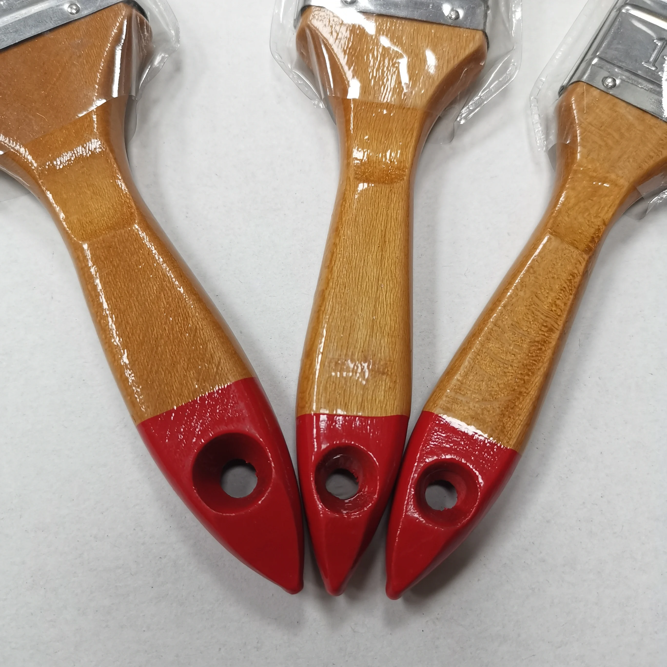 Bangladesh White Bristle Paint Brush Wooden Handle Red Tail Bristle