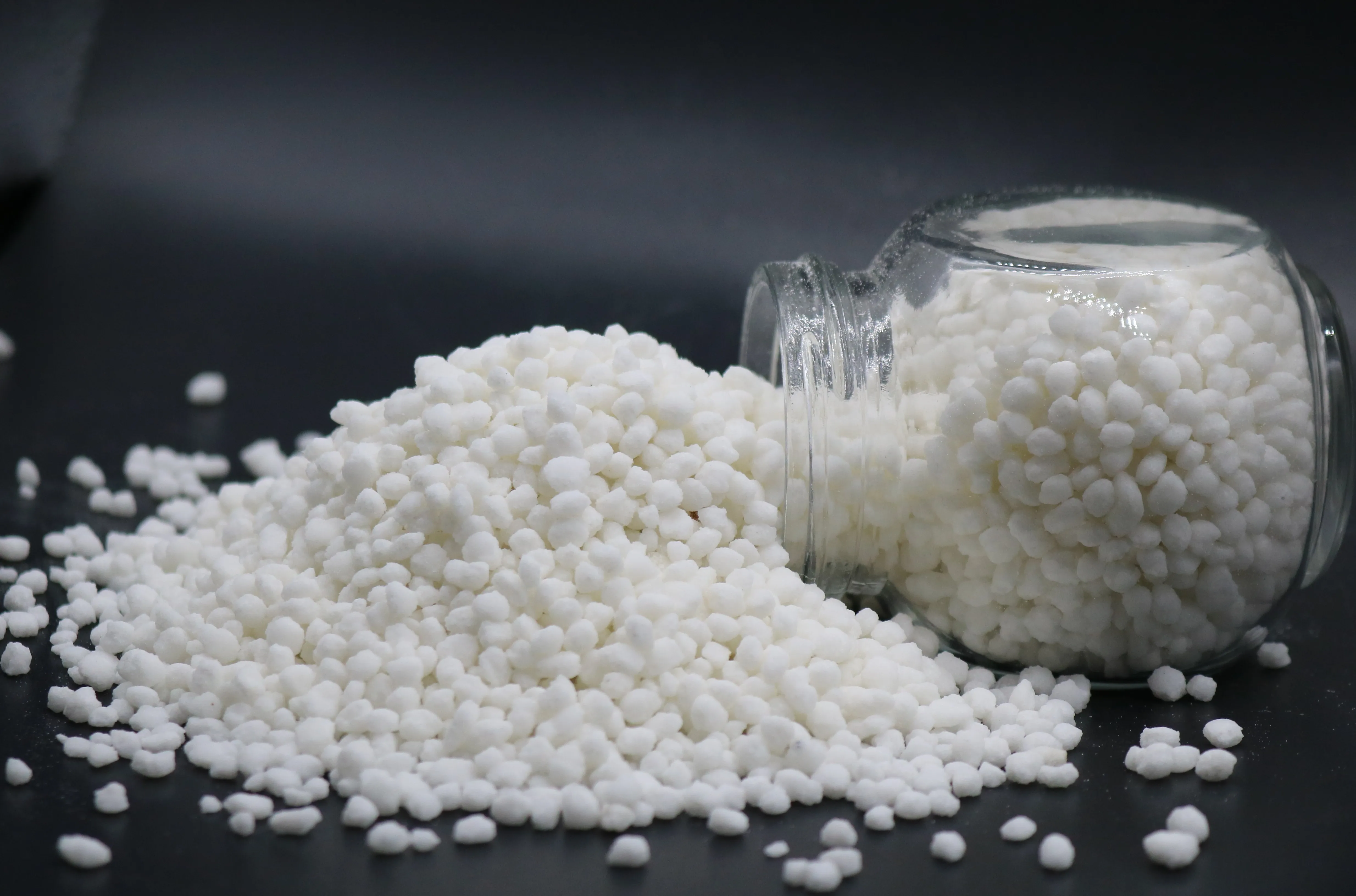 硫酸铵粉末晶体 n 20.5% s 23%