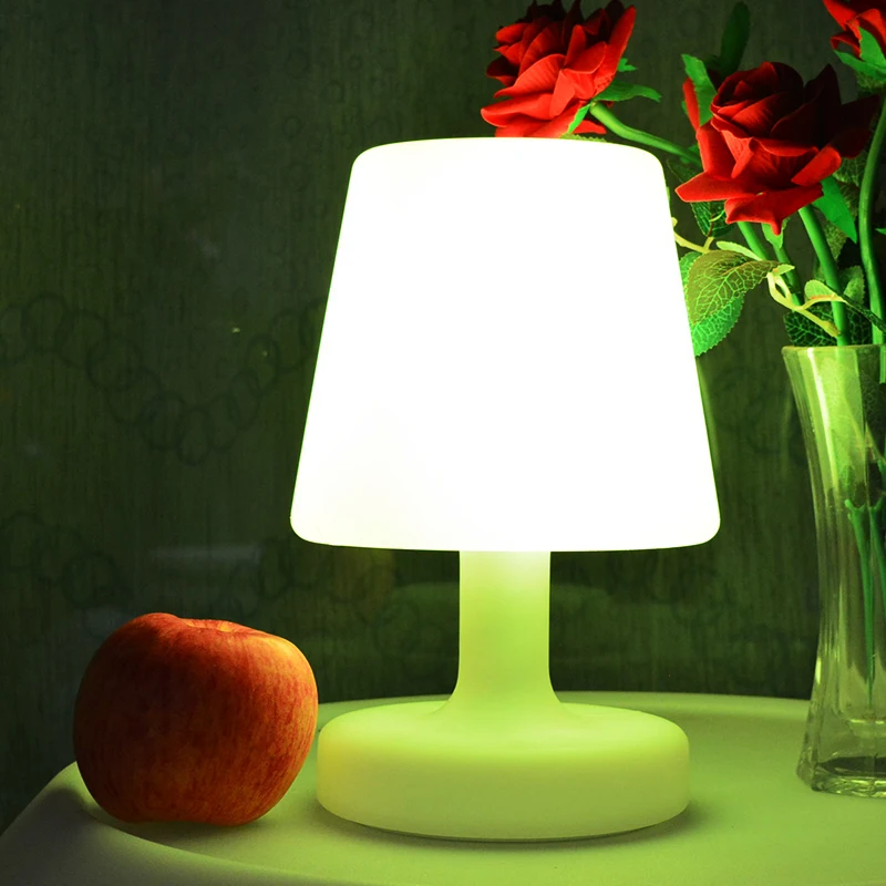 2020  hot selling  Cheap restaurant rechargeable living room battery operated LED table lamp