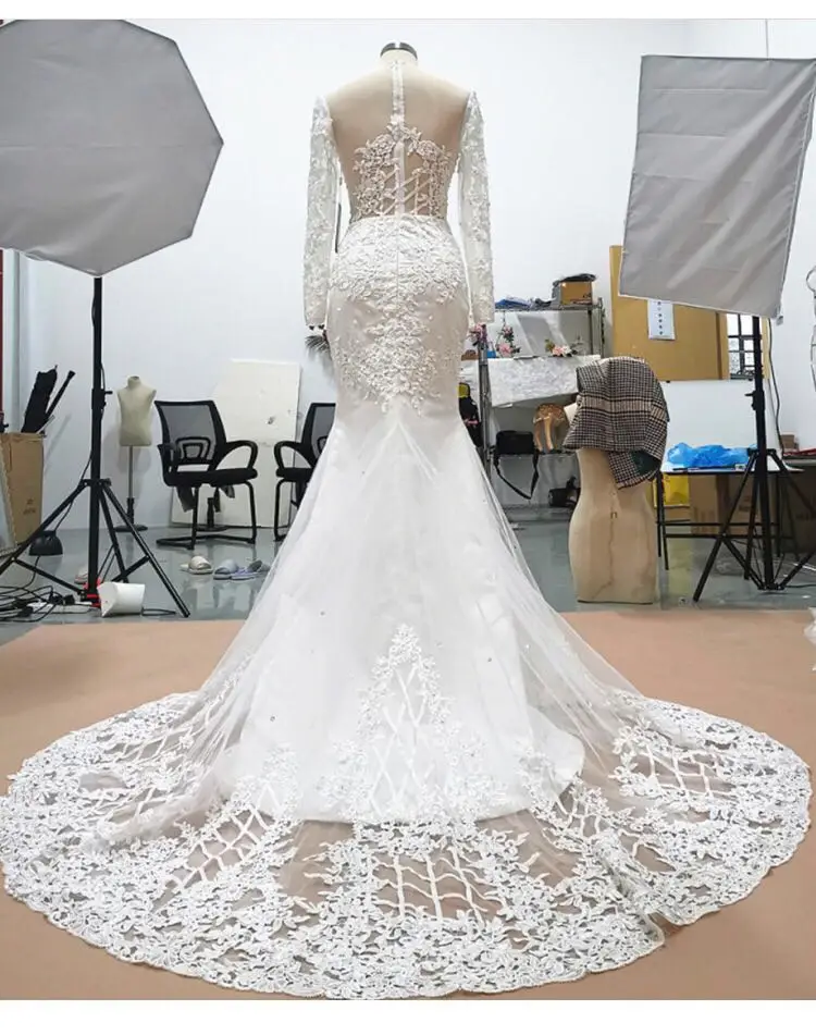 New Design Wholesale Sexy Slim Fit Bride Long Sleeve Lace Wedding Dress