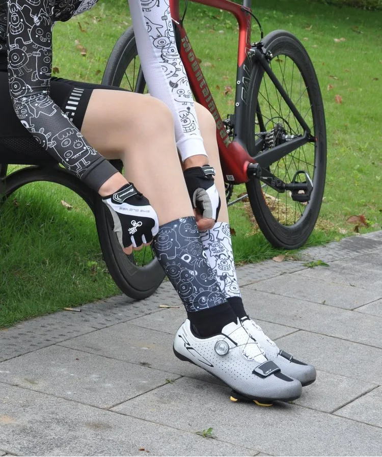 Lot 4 pairs fizik cycling socks 