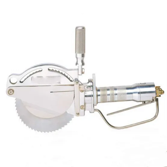 Easy-to-operate open chest saw for cattle slaughterhouses