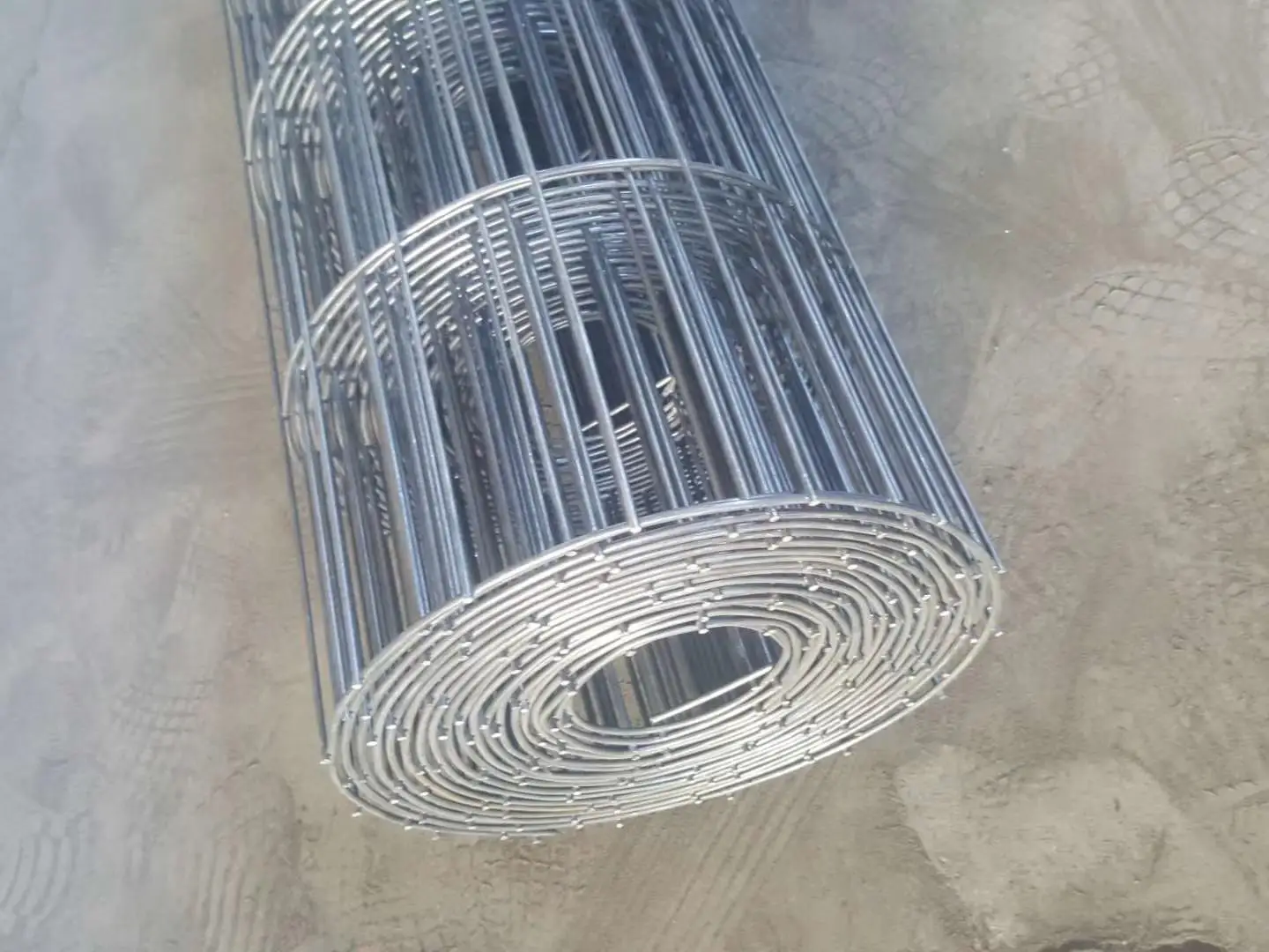 Gi Bird Cage Welded Wire Mesh Roll Weld Price List - Buy Concrete ...