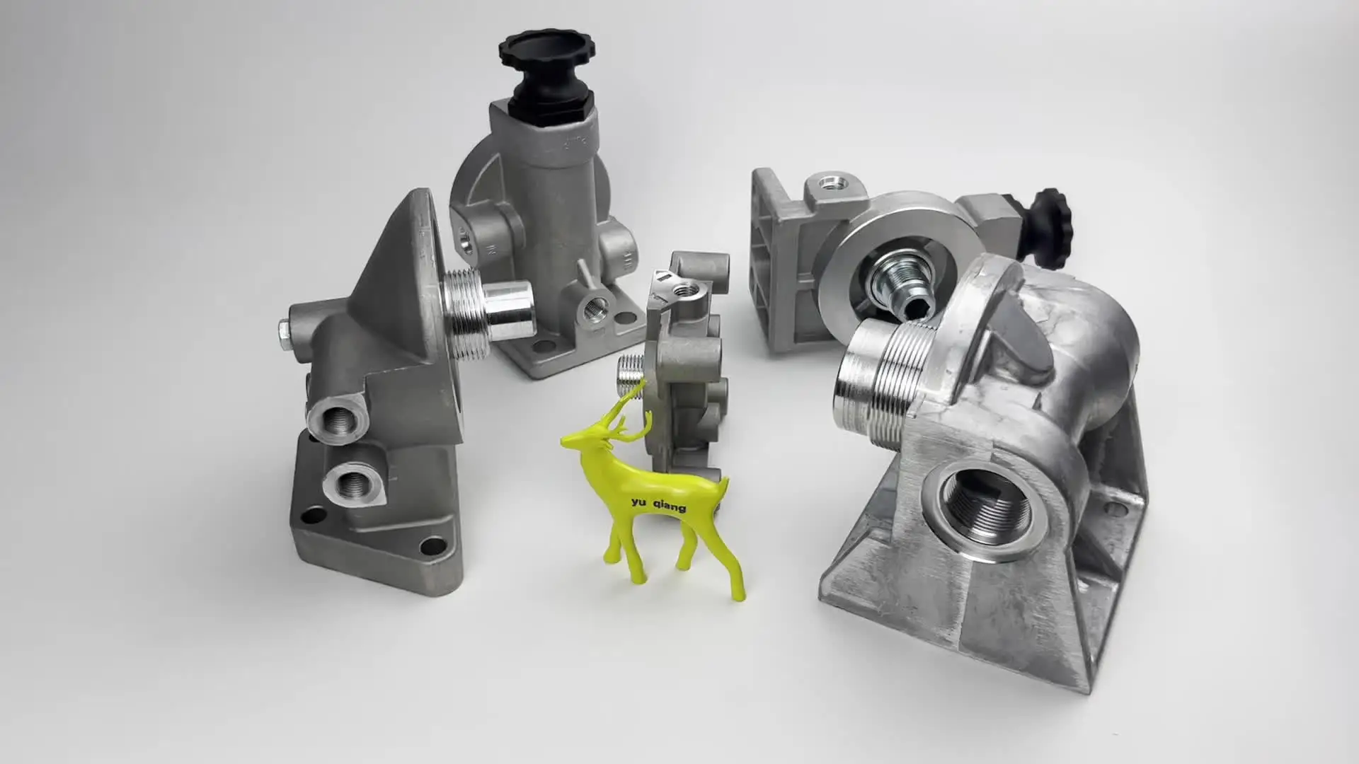 Komatsu PC200-8 PC220-8 Fuel Filter Head 6754797210