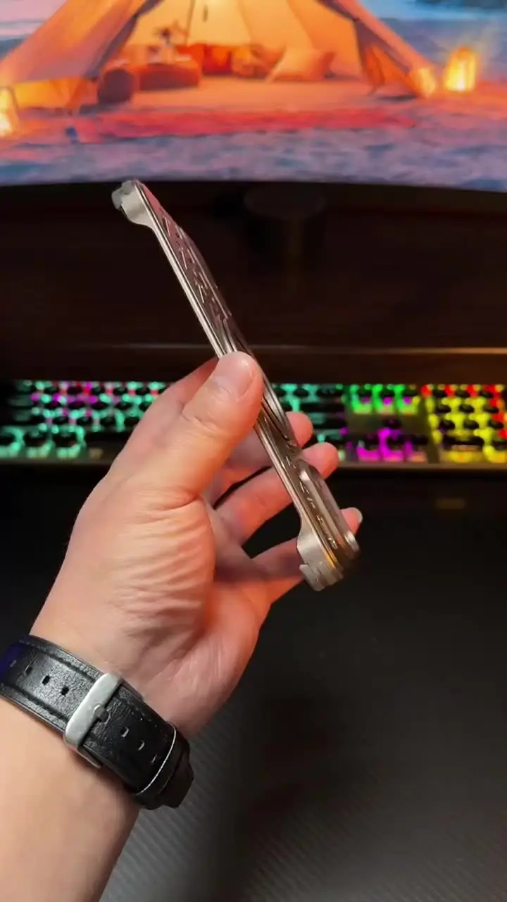 2025 New Cooling Carved Cut Wireless Charging Mobile Phone Case