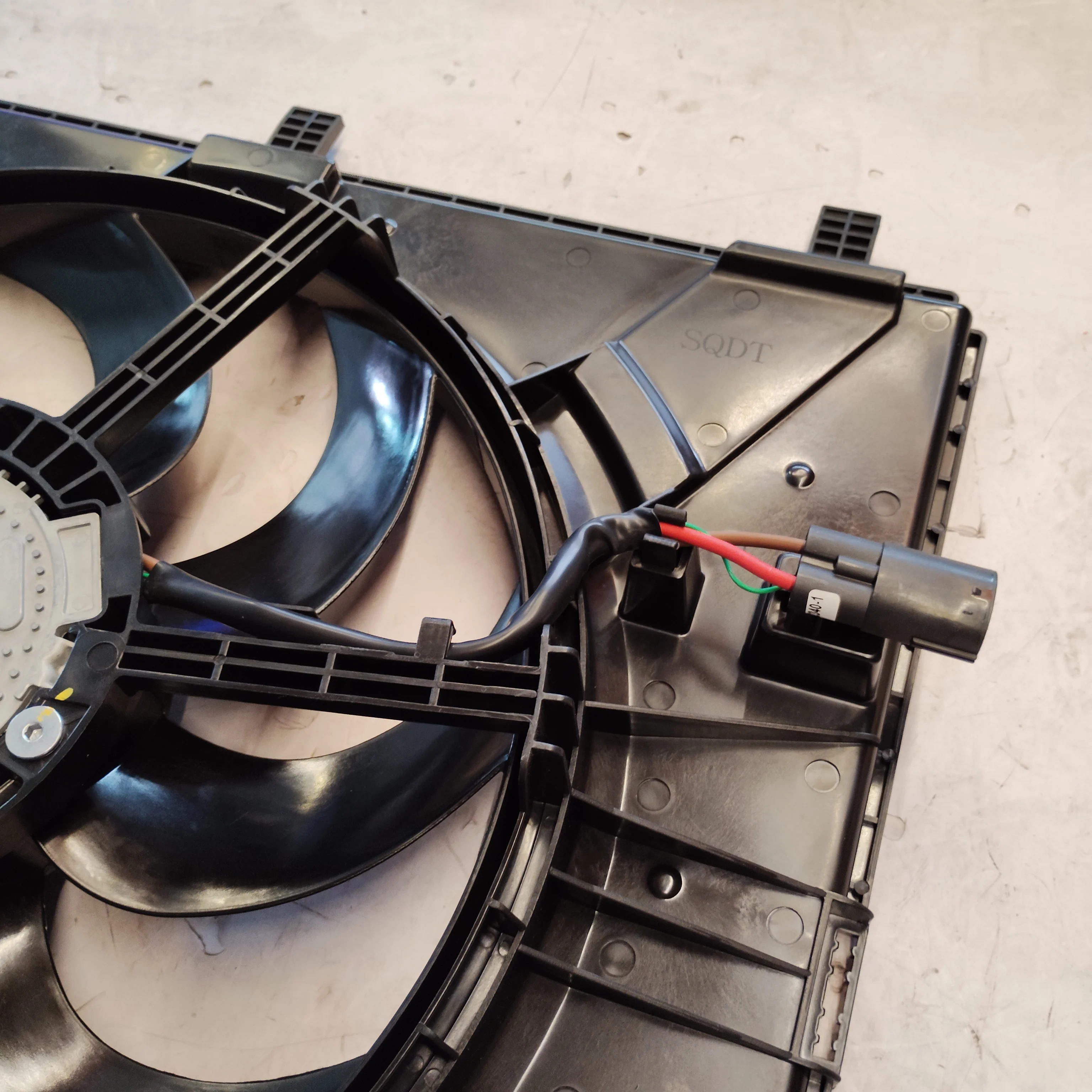 Auto Car Parts Radiator Cooling Fan for Maxus T60 OEM C00062894 ...