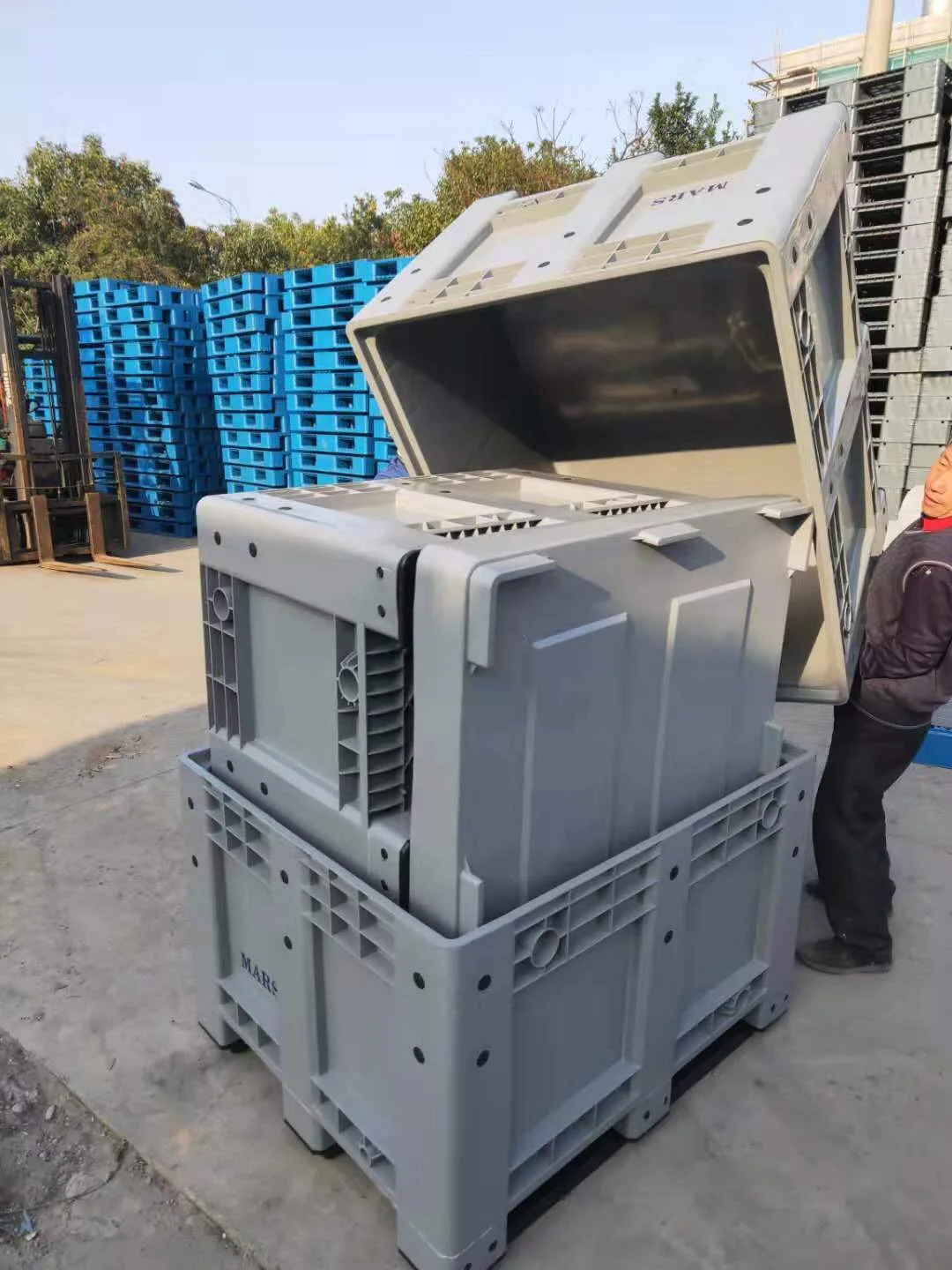 Industrial Plastic Pallet Box,Heavy Duty,Large,Stackable Storage Tote