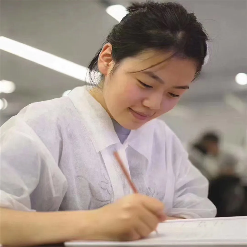 Disposable Lab Coat (5).jpg