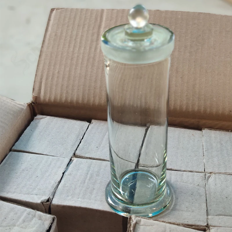 带盖旋钮的玻璃标本罐