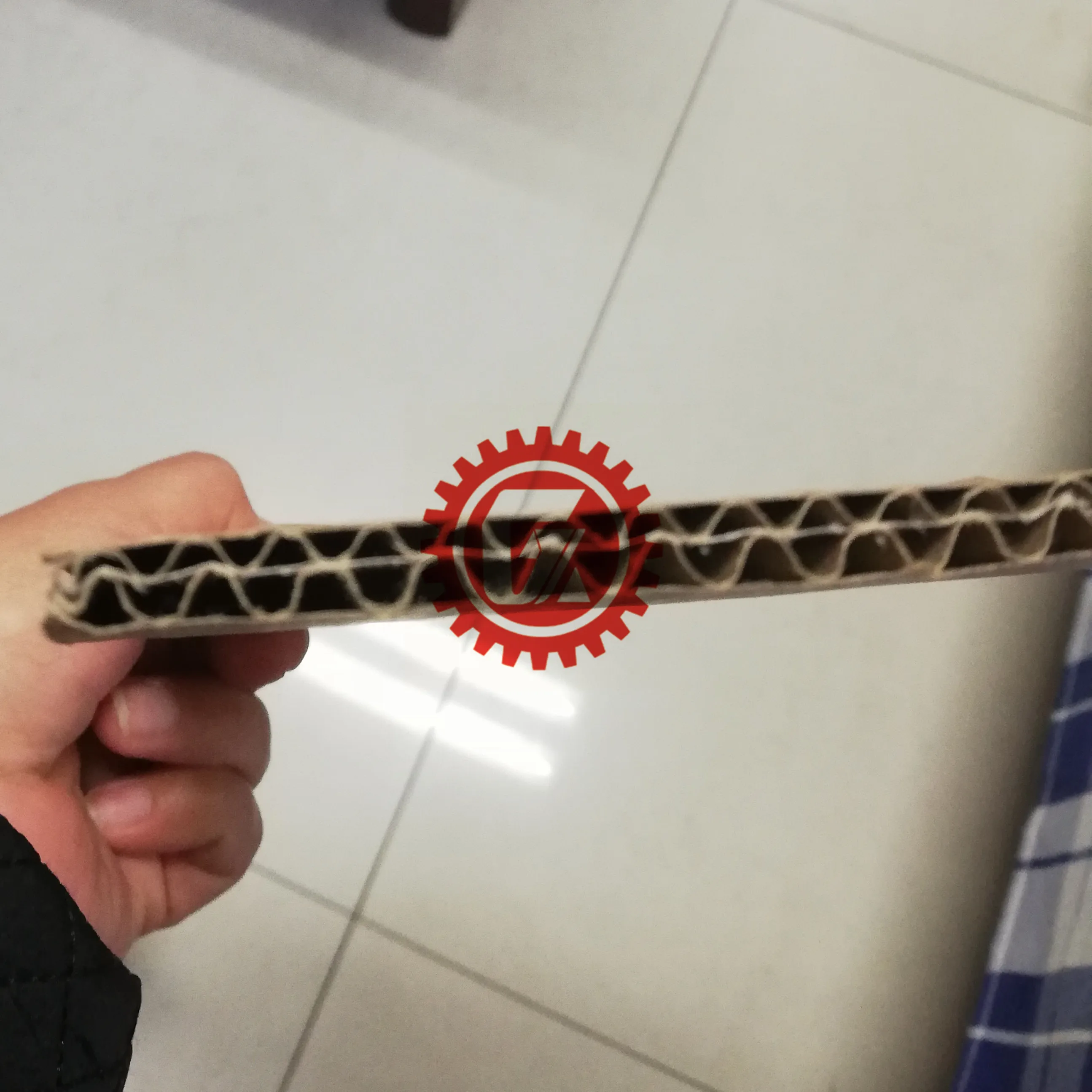 
Fruit drink carton box corrugated machine line made in China Fruit drink carton box corrugated machine line made in China