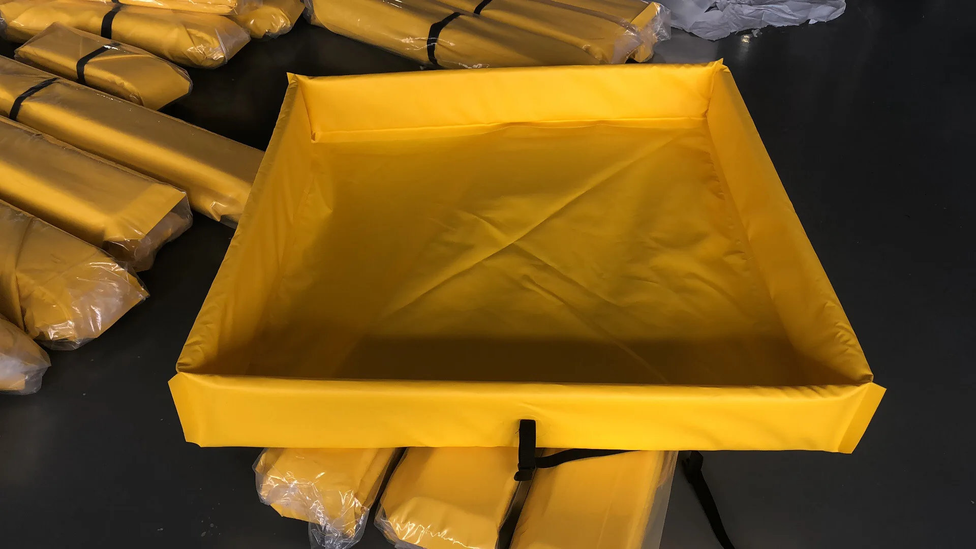 Portable Environmental Protection Liquids Water Oil Spill Containment