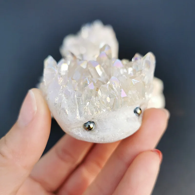 Suszian Fluorite Crystal Hedgehog Natural Quartz Crystal Hedgehog Figurine Hand Carved Crystal Energy Stone,Small Ornaments 