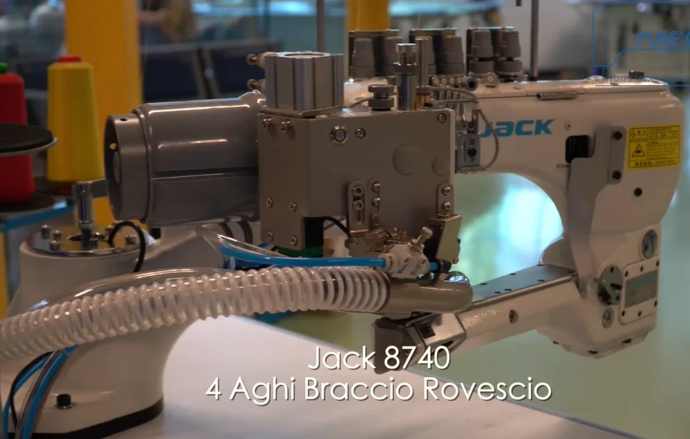 Jack 8740 Curved Arm 4 Needle Six Thread Patchwork Machine With