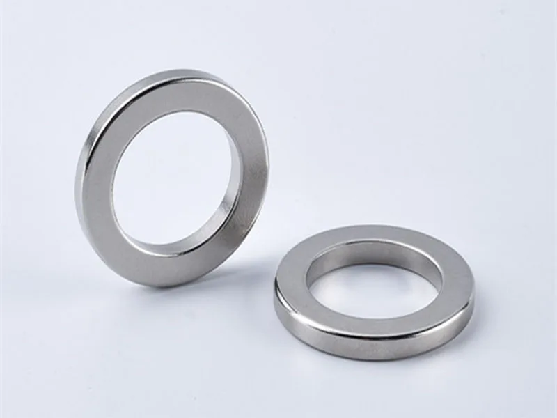 Магнитные кольца купить. Кольцевой магнит. Магнитное кольцо. Ферритовый магнит кольцо. Магниты неодимовые кольцевые.