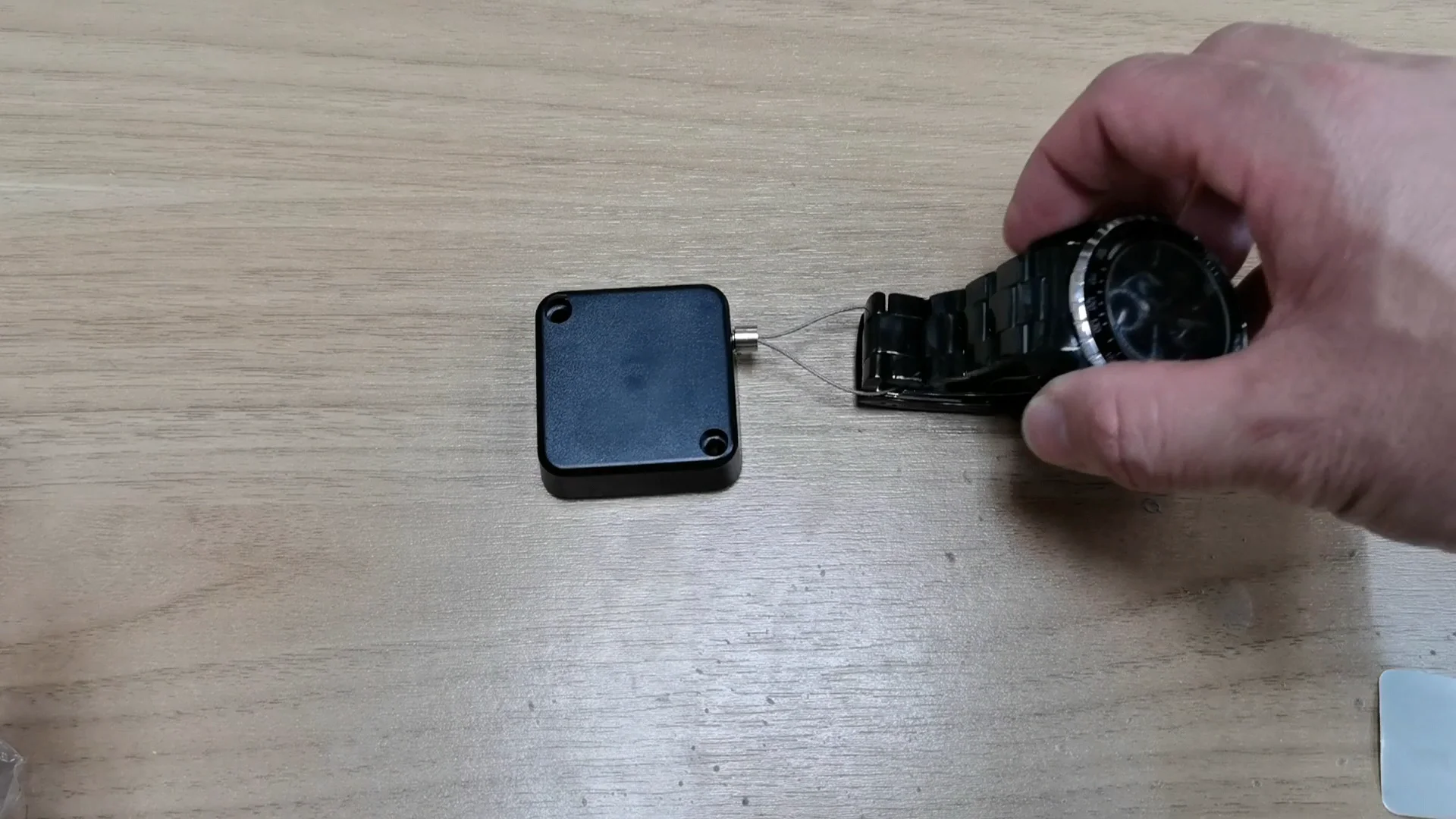 Retractable Security Tether Pullbox for Sales Counter Product Display