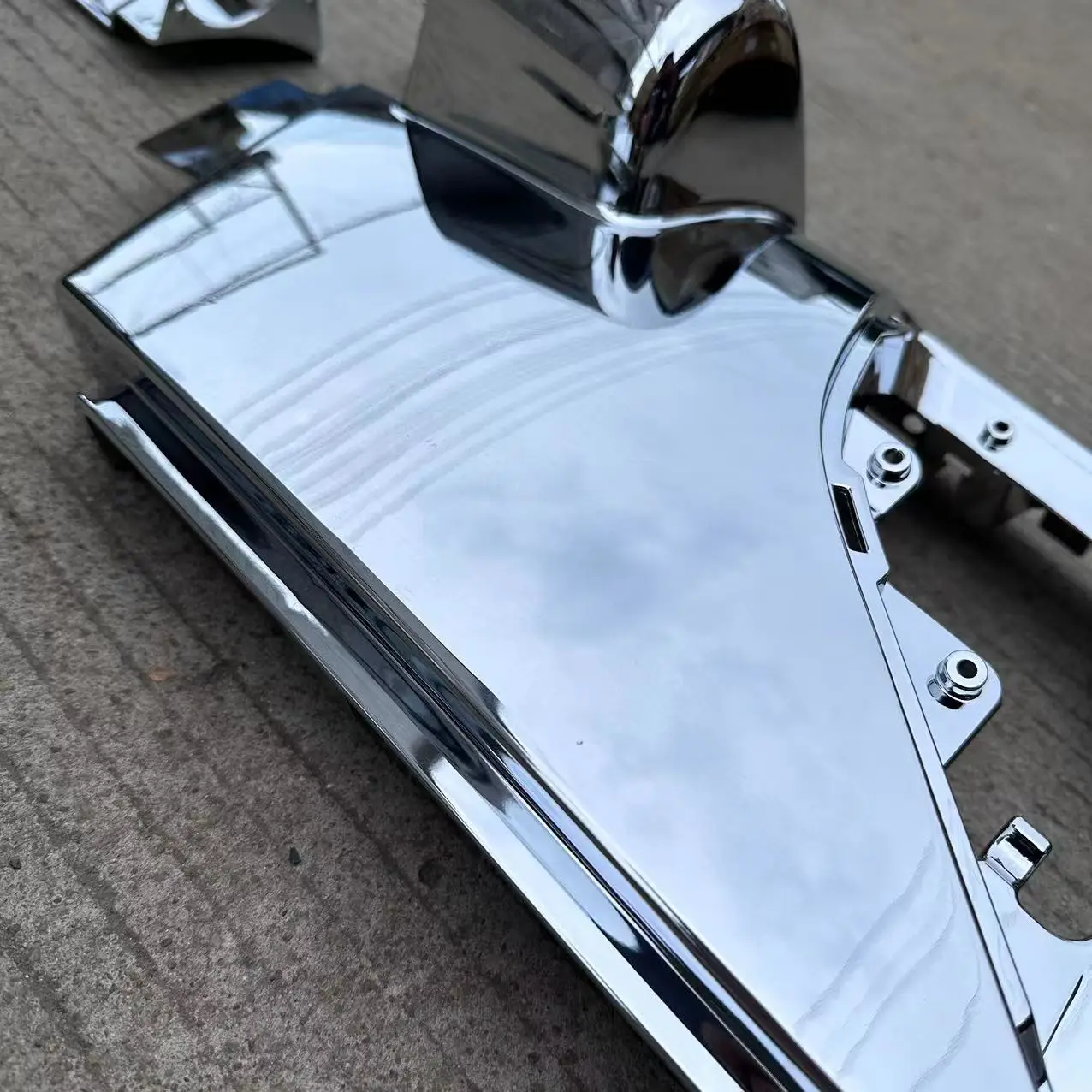 GHCD New Product/high Quality/factory Price Japanese Truck ISUZ New NPR(700P) Chrome-plated Curve Corner Panel with Small Cover manufacture