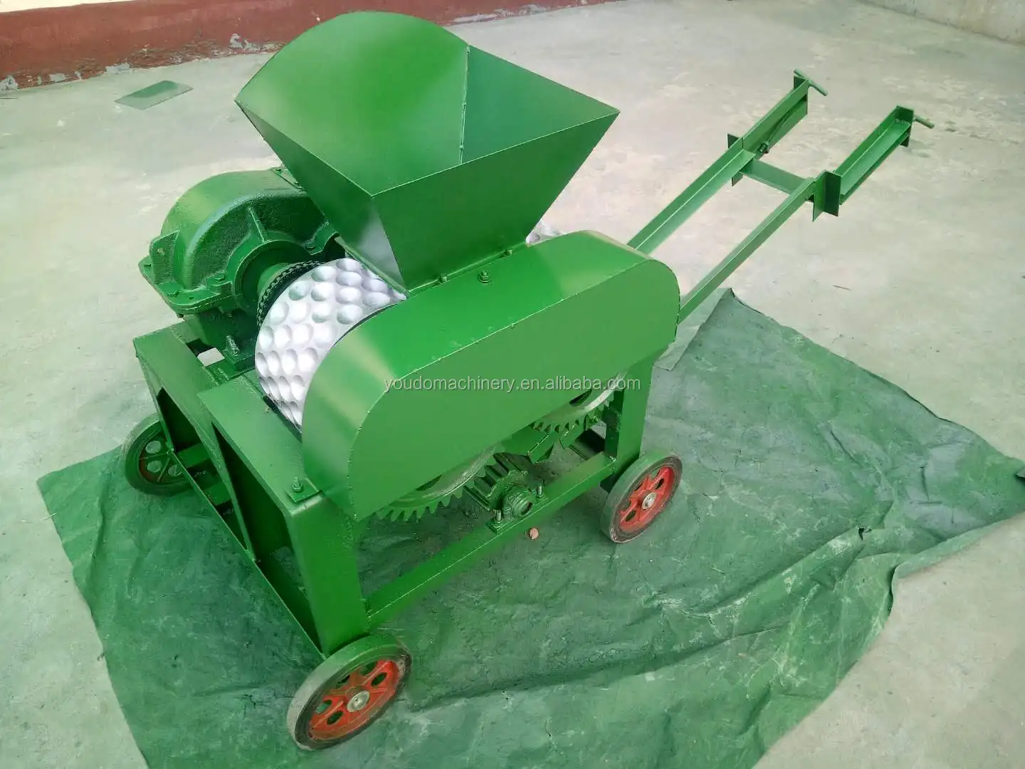 BBQ Charcoal briquette making machine/coal powder ball press machine