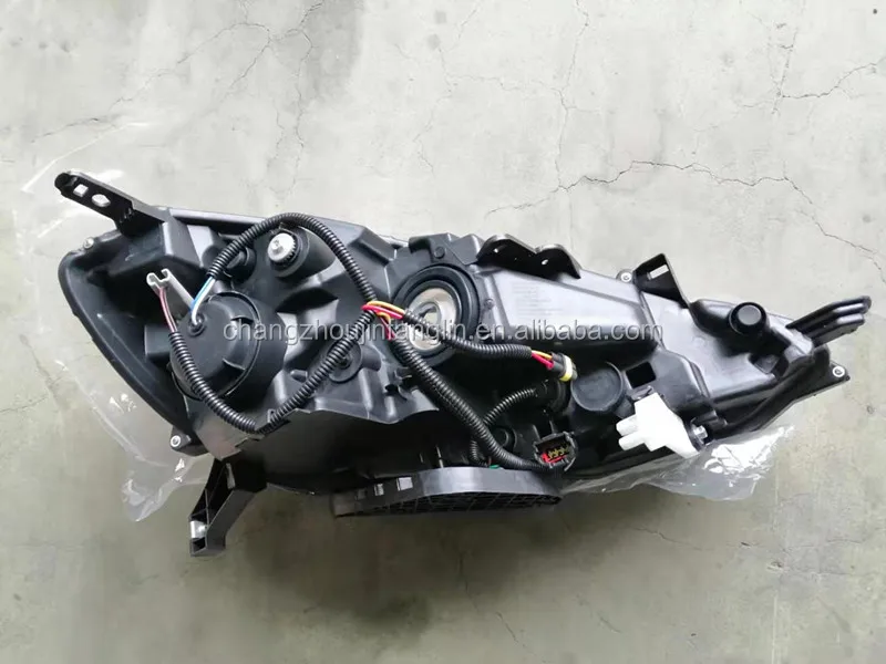 SENTRA 2016 HEAD LAMP2.jpg