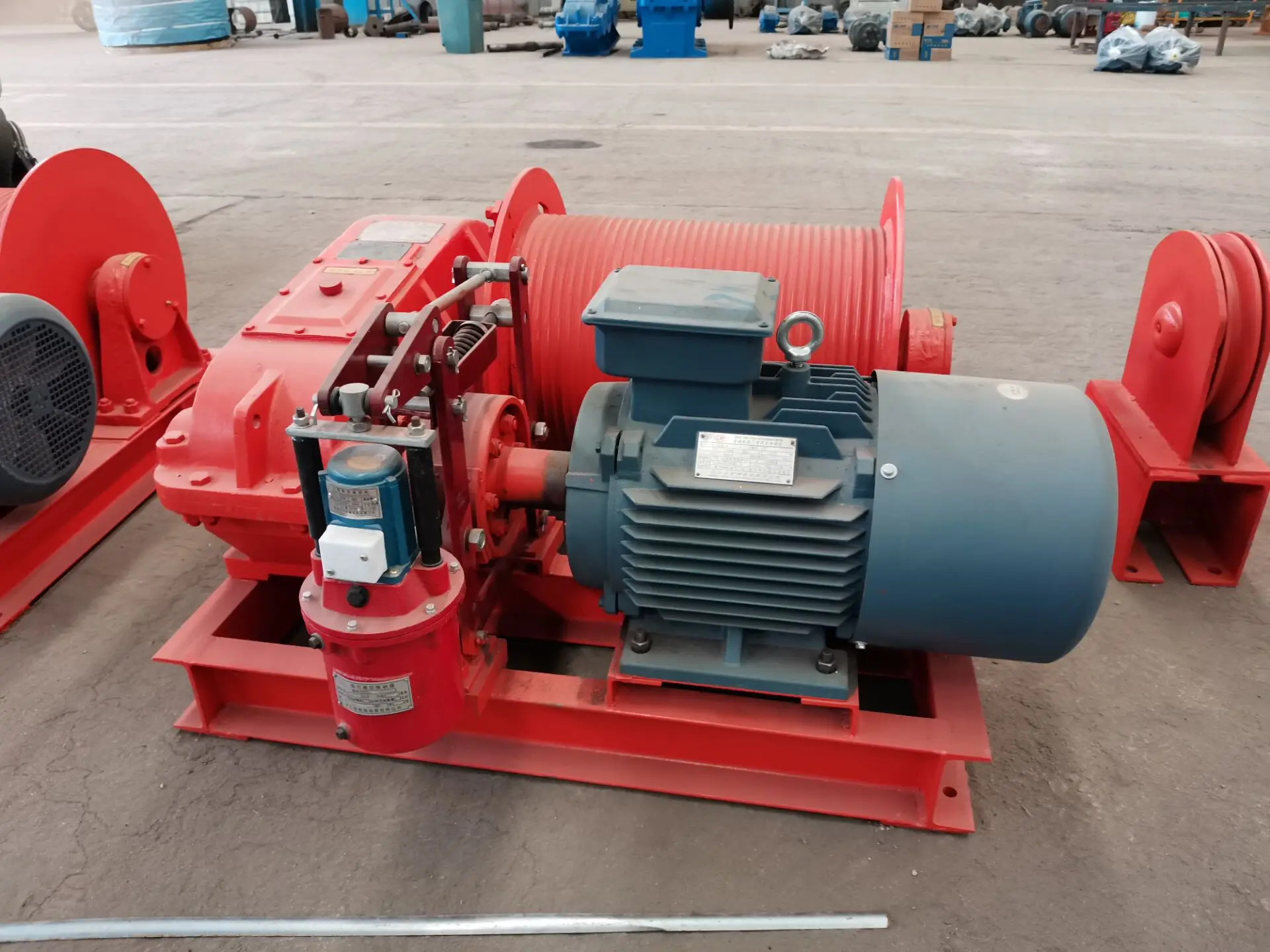 80 吨 600 绳电动绞车厂