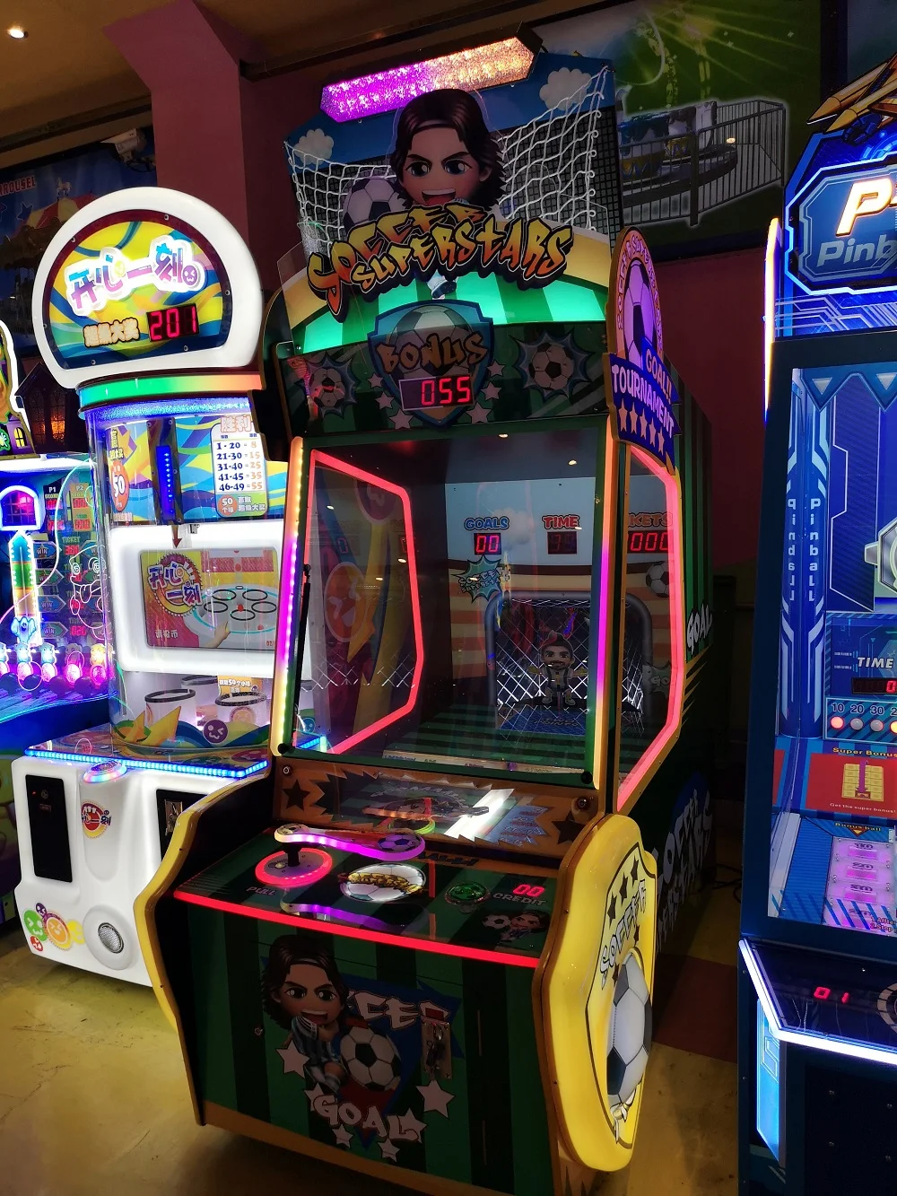 室内娱乐投币式街机足球游戏机出售 - buy football game machine for