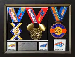 MELAG Cadres Photo Cadre d'affichage de médaille de Marathon,Cadre de Photo  d'honneur,boîte de Rangement de médaille d'or et d'argent accrochée au Mur  (5 Couleurs,5 Tailles) : : Cuisine et Maison