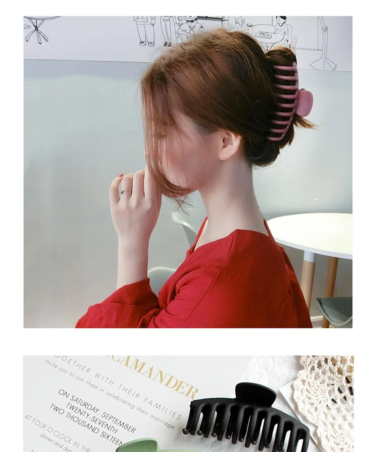 Yucat Wholesale Women 11cm Large Hair Claw Matte Plastic Hair Accessories Simple Candy Color Acrylic Hair Clips For Girls.jpg