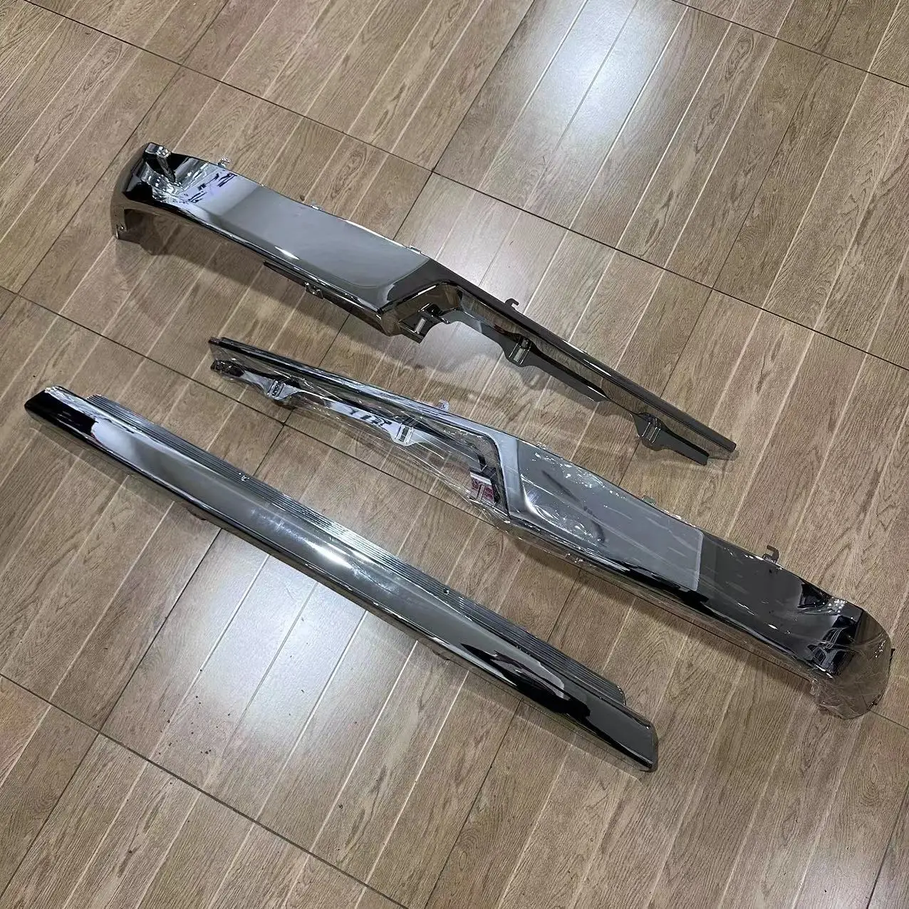 GHCD New Product Hot Selling  Factory Price Chrome-plated Narrow Lower Bumper for Japanese Truck  New Hin 700 details