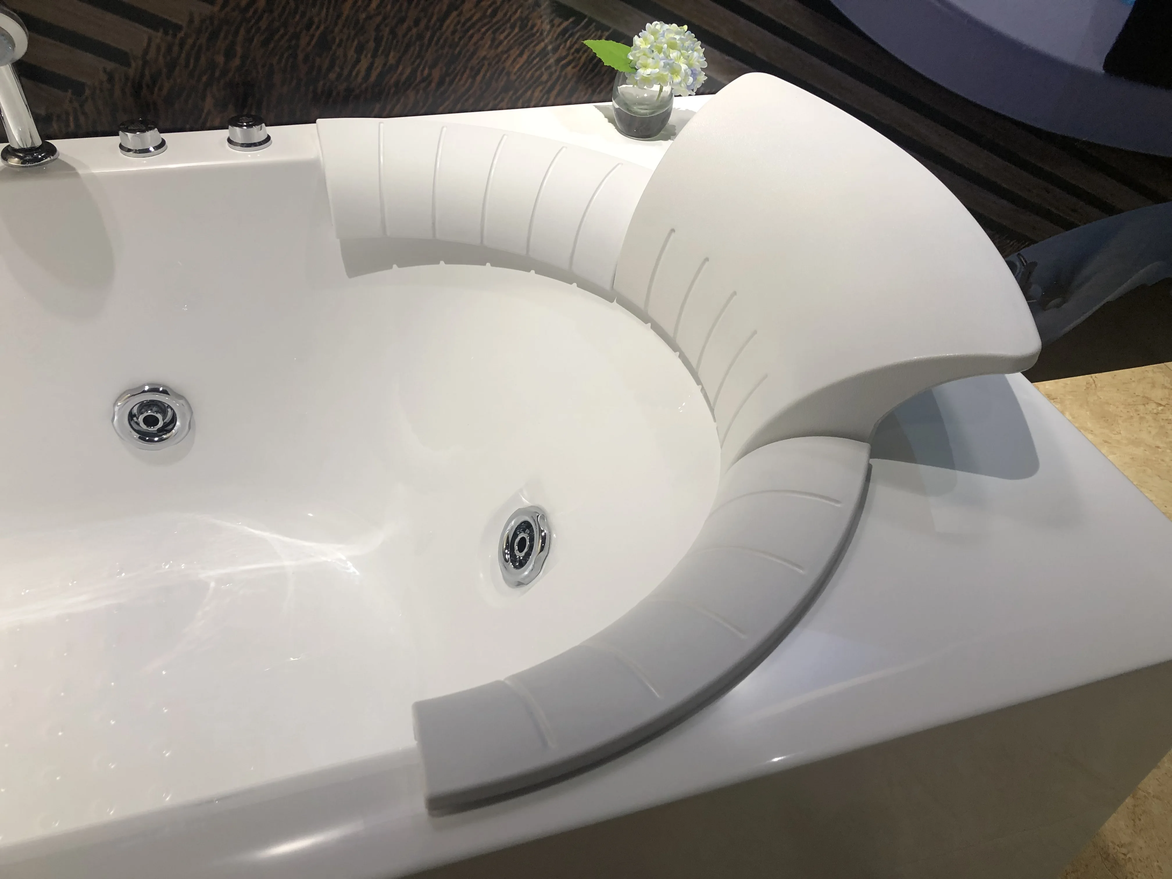 hydro massage bathtubs