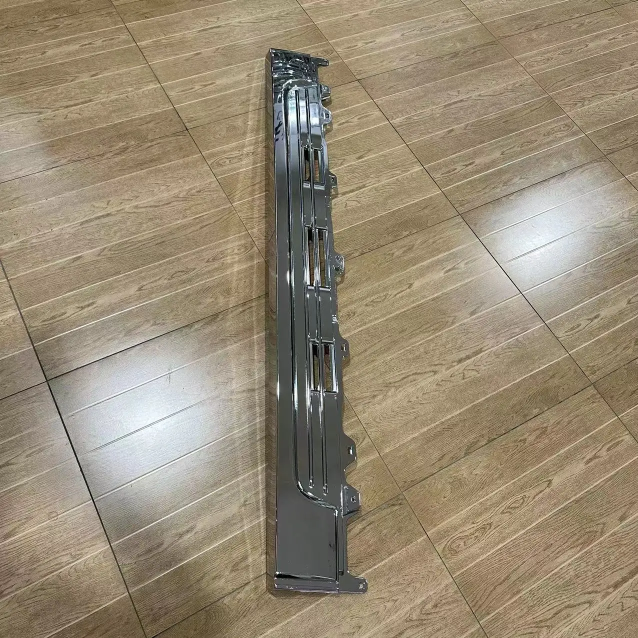 Japanese Truck HIN  PROFIA Original Chrome-plated Grille Is Suitable for 35-ton Trucks in 2000 supplier
